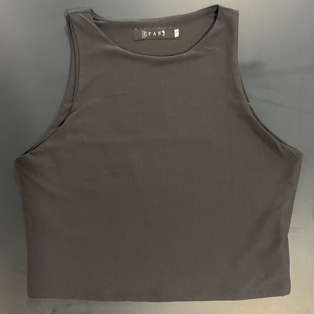 Black cropped tank top